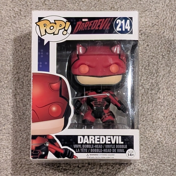 Funko Pop Marvel Daredevil 214 Vaulted Netflix Series Vinyl Figure Bobble-Head - Picture 2 of 4